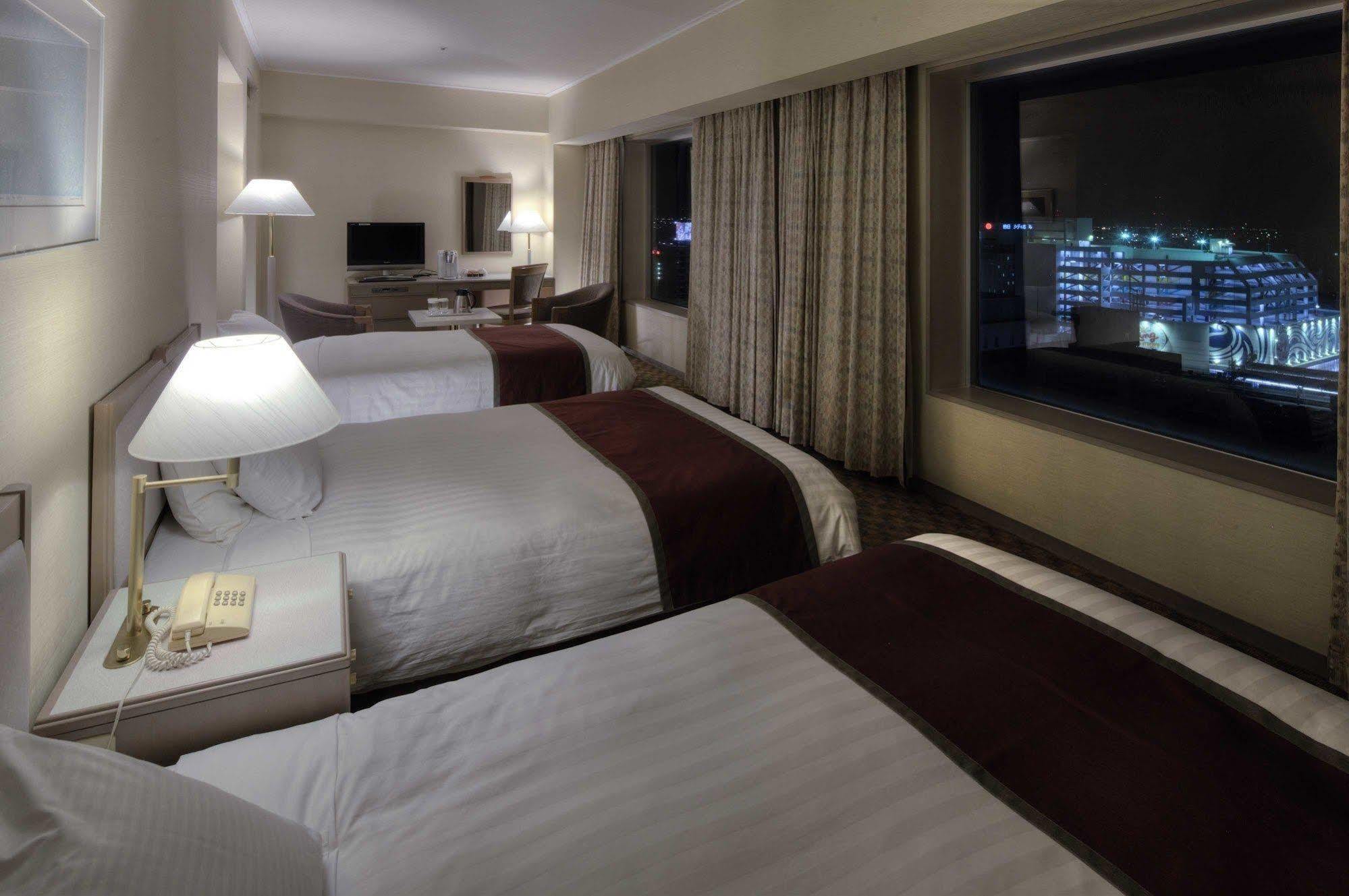 Miyako Hotel Yokkaichi Bagian luar foto